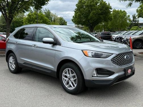 Silver Metallic 2023 Ford Edge SEL