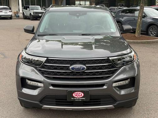Gray Metallic 2022 Ford Explorer XLT