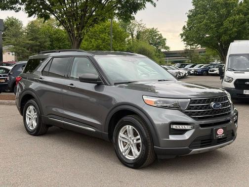 Gray Metallic 2022 Ford Explorer XLT