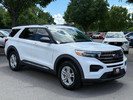 Oxford White 2020 Ford Explorer XLT