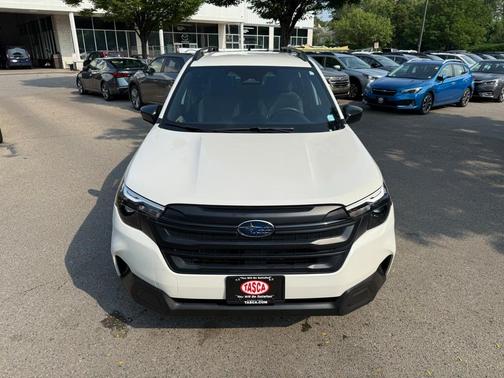 2025 Subaru Forester Base