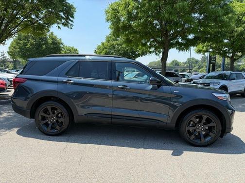 Stone Blue Metallic 2023 Ford Explorer ST-Line