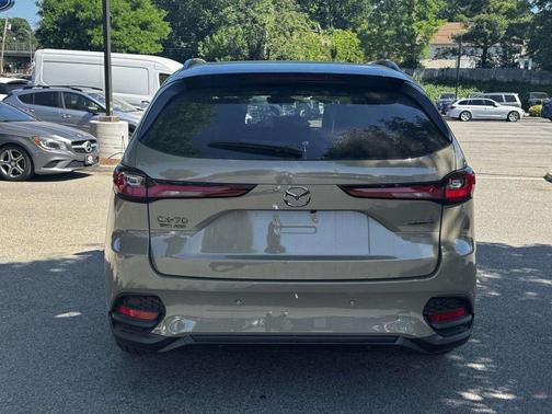 Zircon Sand Metallic 2026 Mazda CX-70 SCP