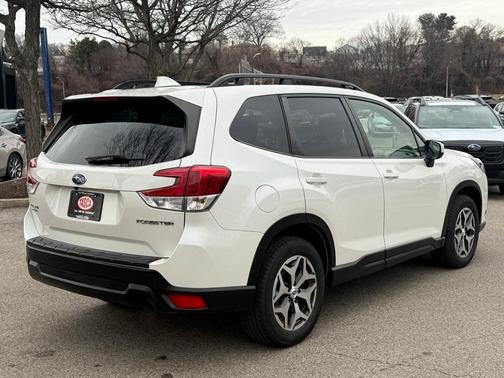 2022 Subaru Forester Premium