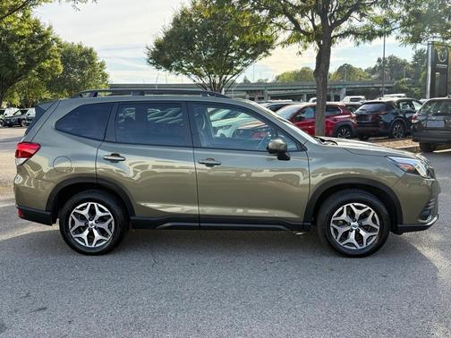 2022 Subaru Forester Premium