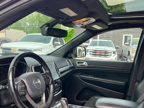 Black 2020 Jeep Grand Cherokee Altitude