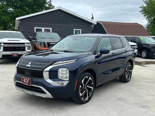 Blue 2023 Mitsubishi Outlander SE