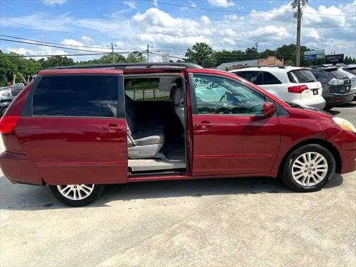 2009 Toyota Sienna XLE