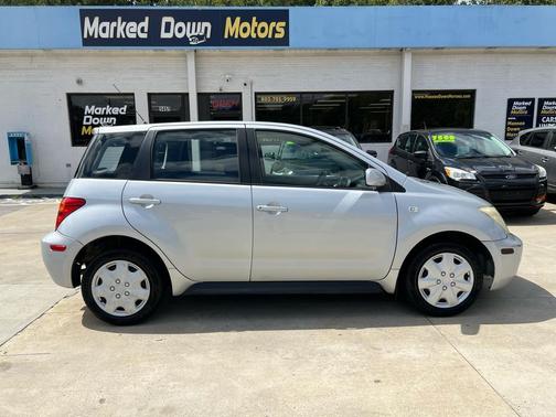 2005 Scion xA Hatchback
