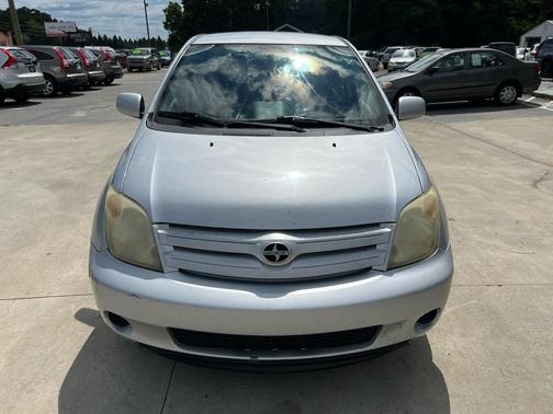 2005 Scion xA Hatchback