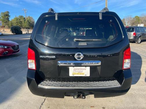 2008 Nissan Pathfinder SE