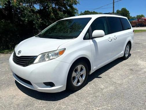 2011 Toyota Sienna LE