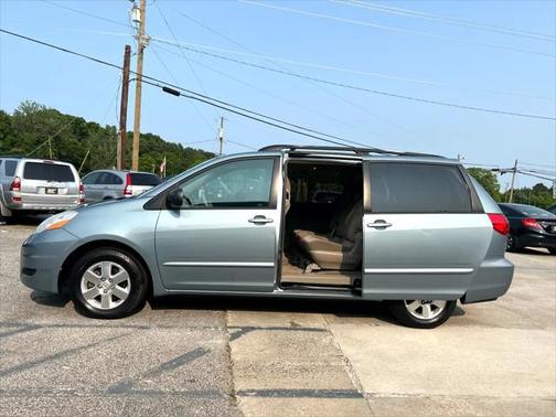 2007 Toyota Sienna LE