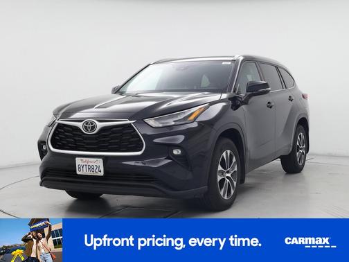 Black 2022 Toyota Highlander XLE