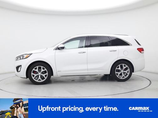 White 2017 Kia Sorento SX