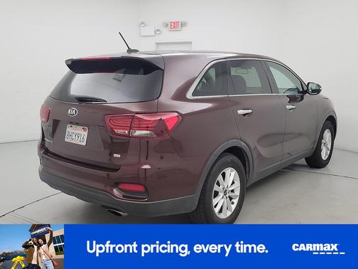 Burgundy 2019 Kia Sorento LX