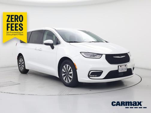 White 2023 Chrysler Pacifica Hybrid Touring L