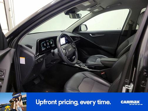 Gray 2023 Kia Niro EX