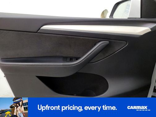 White 2023 Tesla Model Y Performance