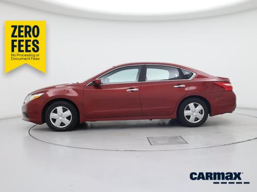 Red 2017 Nissan Altima S