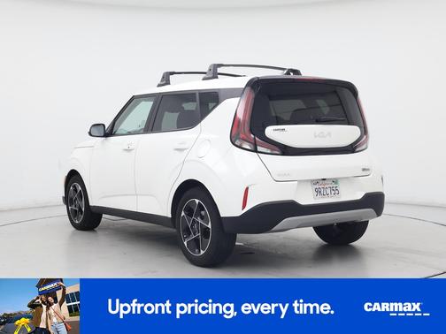 White 2025 Kia Soul EX