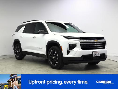 White 2025 Chevrolet Traverse LT