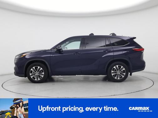 Blue 2022 Toyota Highlander XLE