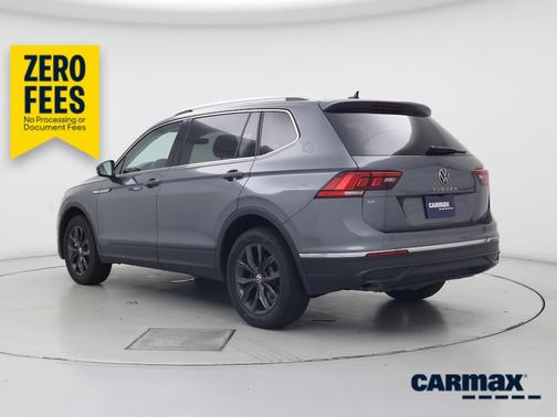 Gray 2024 Volkswagen Tiguan SE