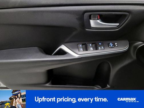 Silver 2017 Toyota Camry SE
