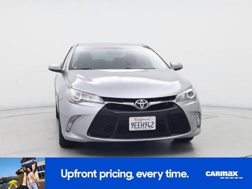 Silver 2017 Toyota Camry SE