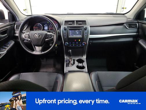 Silver 2017 Toyota Camry SE