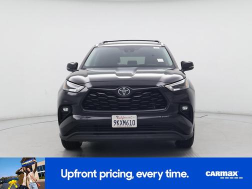 Black 2024 Toyota Highlander XLE