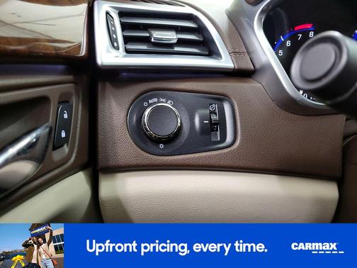 White 2016 Cadillac SRX Luxury