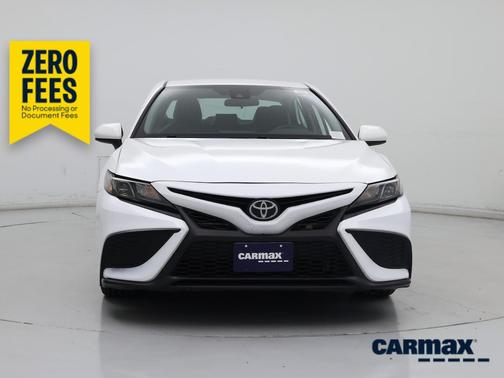 White 2021 Toyota Camry SE