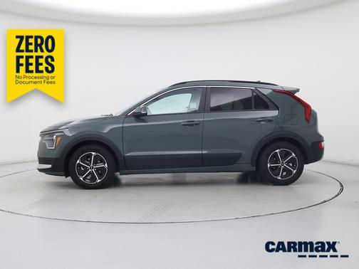 Green 2023 Kia Niro EX
