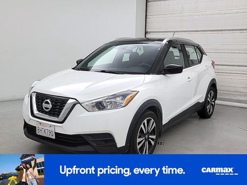 White 2019 Nissan Kicks SV