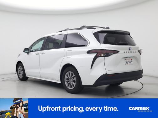 2025 Toyota Sienna XLE