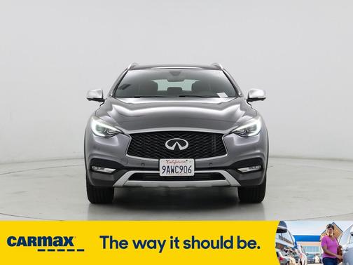 2018 INFINITI QX30 Essential