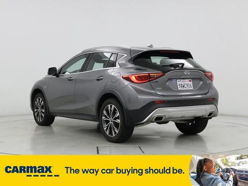 2018 INFINITI QX30 Essential