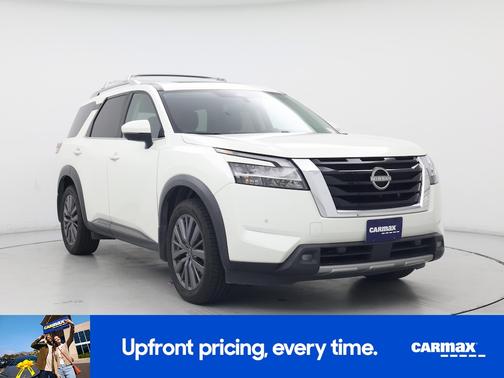 White 2022 Nissan Pathfinder SL