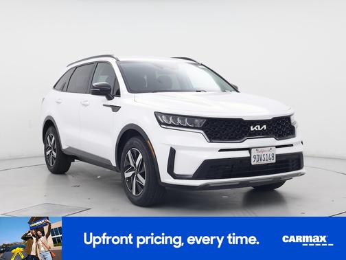 White 2023 Kia Sorento S