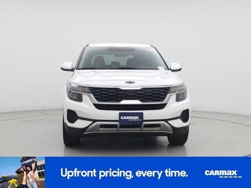 White 2021 Kia Seltos LX