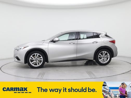 2017 INFINITI QX30