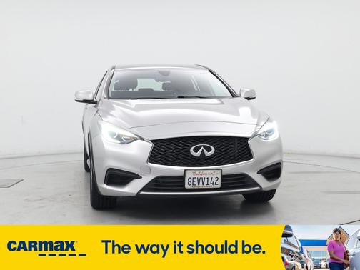 2017 INFINITI QX30