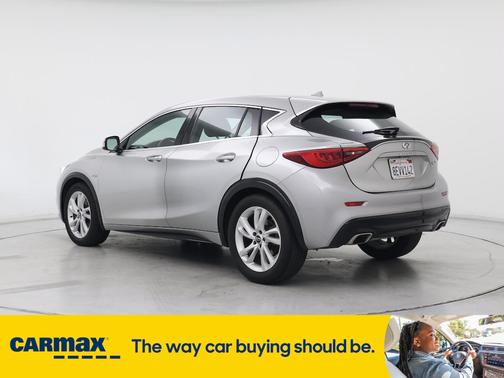2017 INFINITI QX30