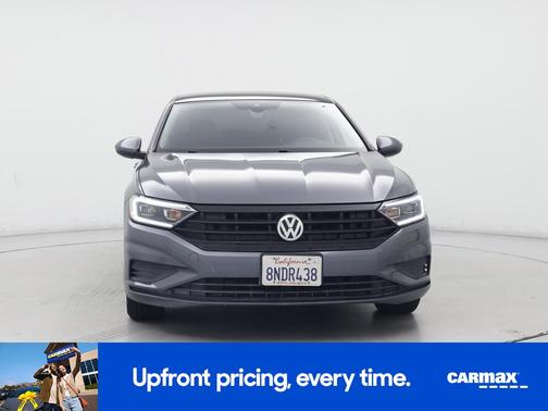 Gray 2019 Volkswagen Jetta SEL