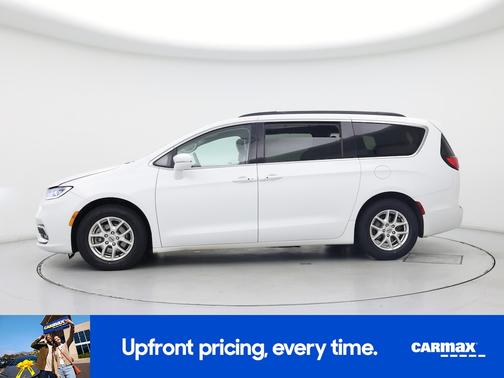 White 2022 Chrysler Pacifica Touring L