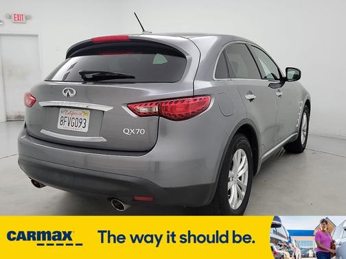 2017 INFINITI QX70