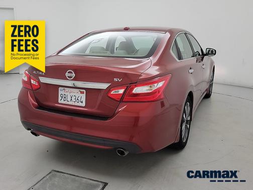 Red 2016 Nissan Altima SV