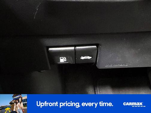 Black 2020 Nissan Kicks SV